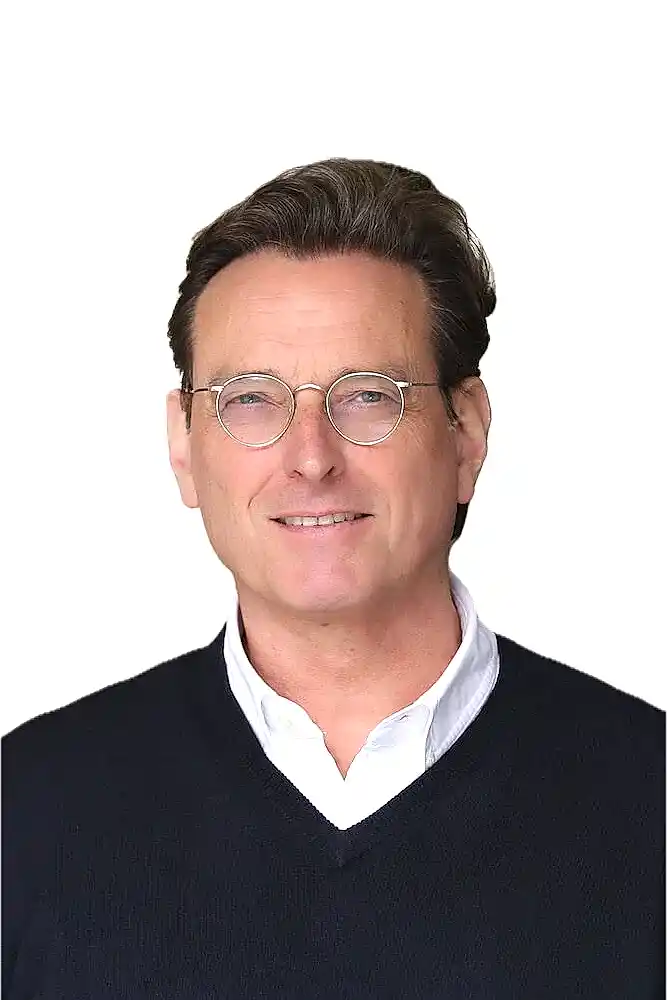 team-image